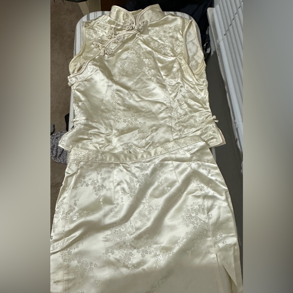 Asian Style Elegant Cream Sleeveless Dress (2 piece)
